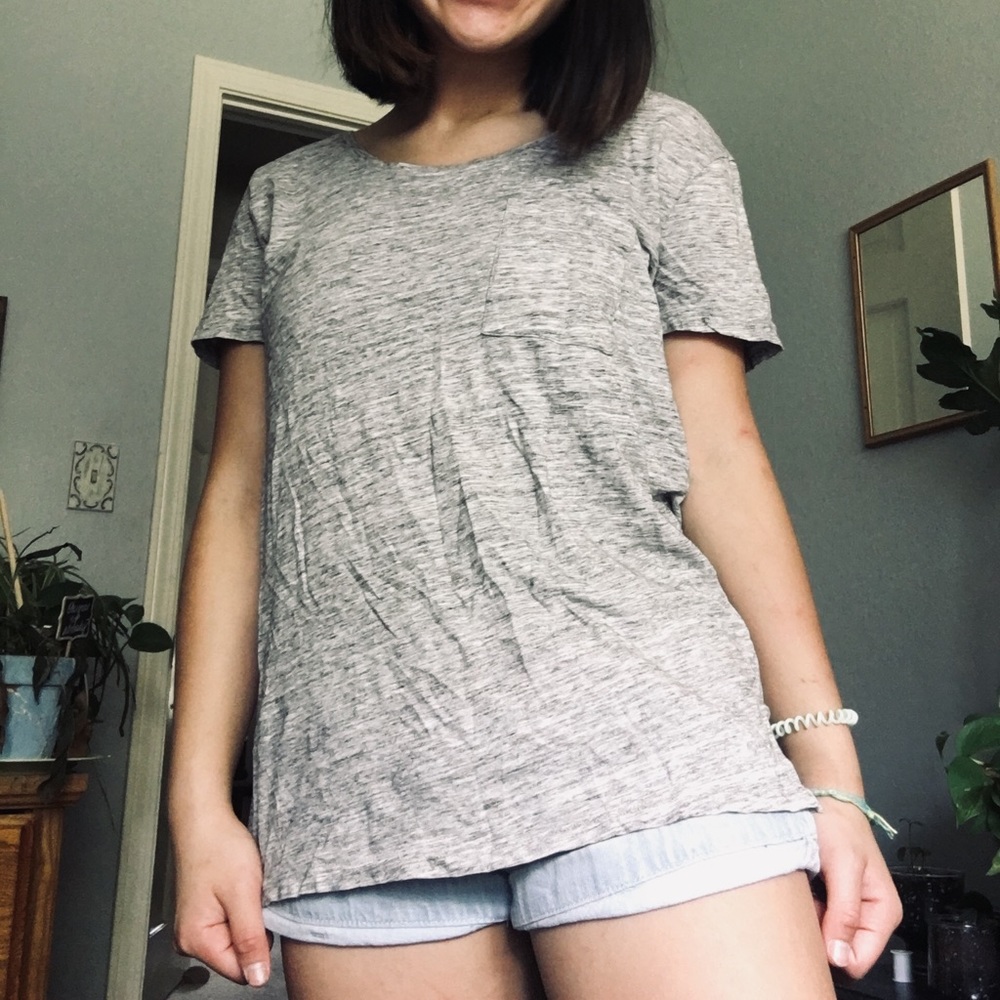 Gray boyfriend tee
